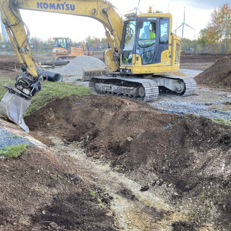 Roomikekskavaator KOMATSU PCU138 pöördpea