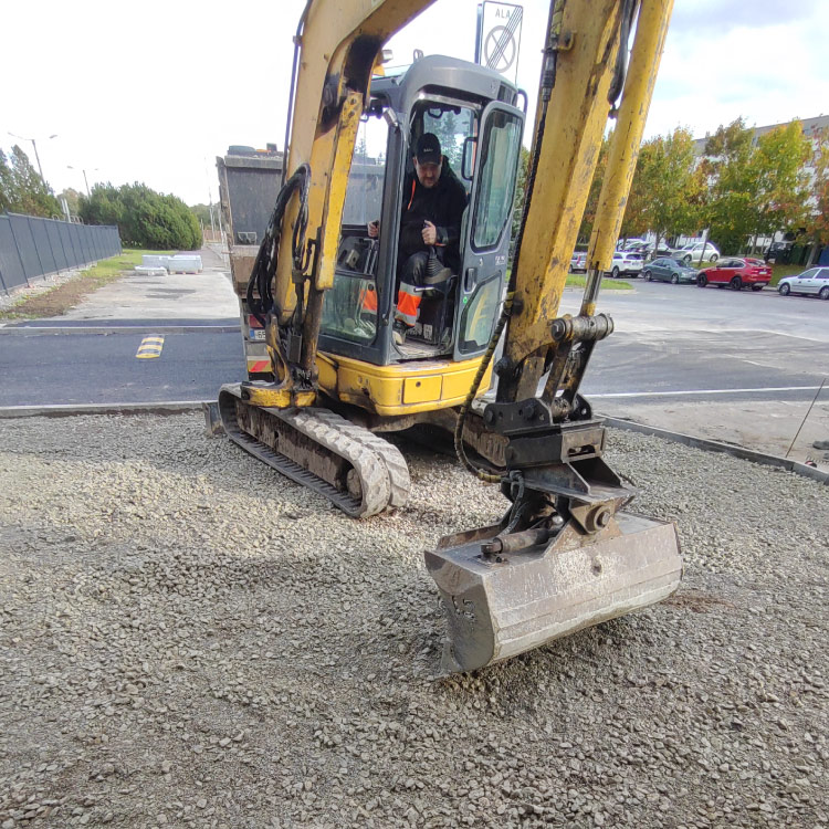 Roomikekskavaator KOMATSU PC50