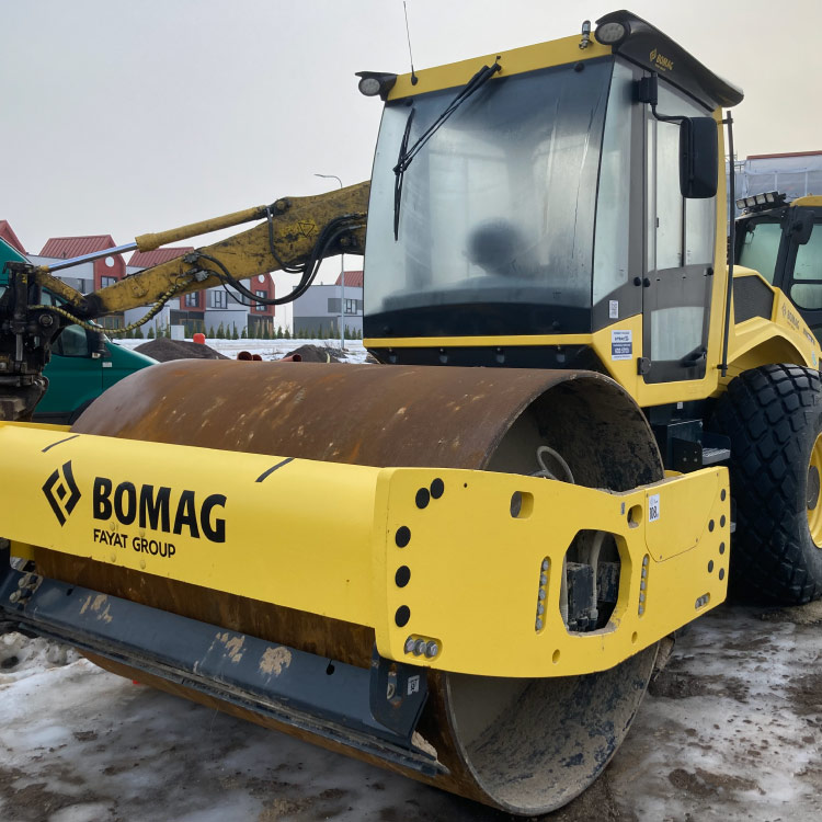 Pinnaserull BOMAG BW211